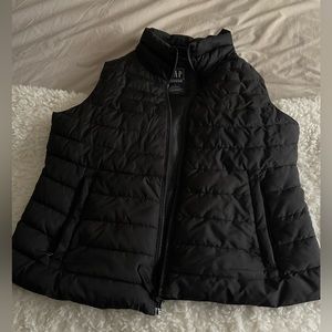 Gap black upcycled puffer size L